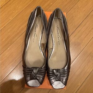 Kenneth Cole Women's Metallic Open Toe Flats